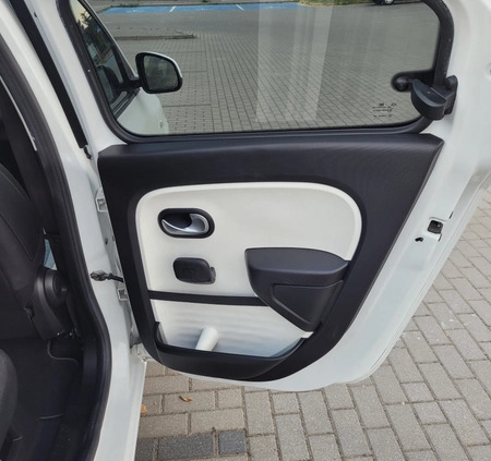 Renault Twingo cena 37500 przebieg: 32940, rok produkcji 2017 z Sławków małe 704